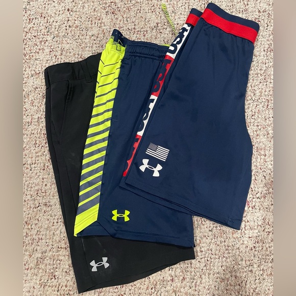 Boys Under Armour Shorts Bundle Size 14 & YLG) - Picture 1 of 9